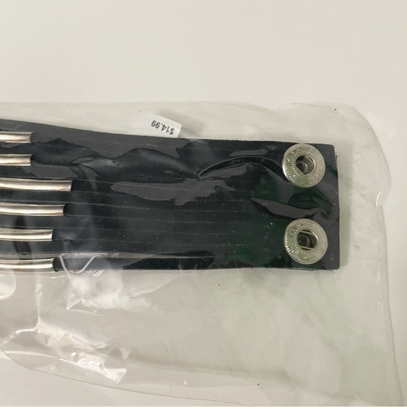 Guess Black and White Bracelets Lot of 2 - Picture 7 of 16